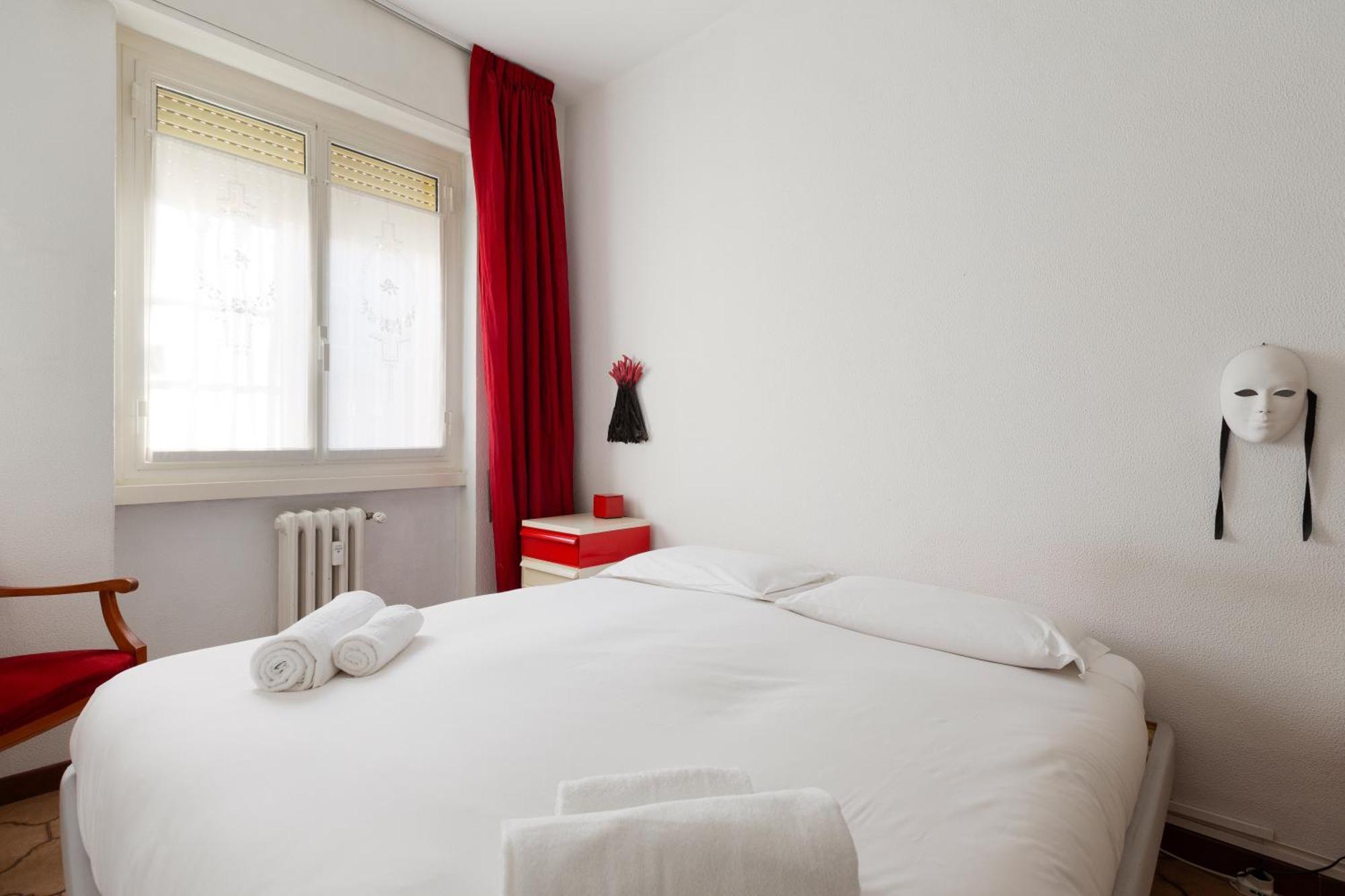 Milan-Linate Apartment With Balcony Exterior foto