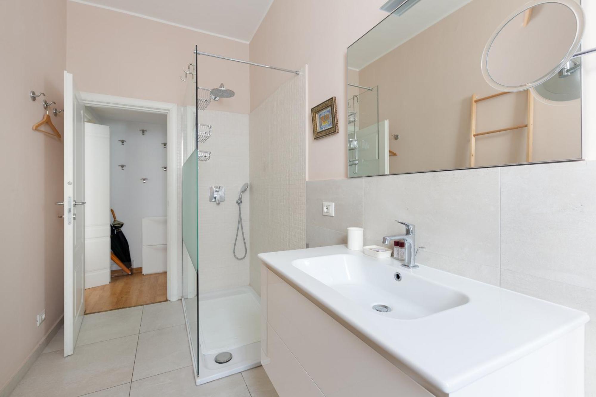 Milan-Linate Apartment With Balcony Exterior foto