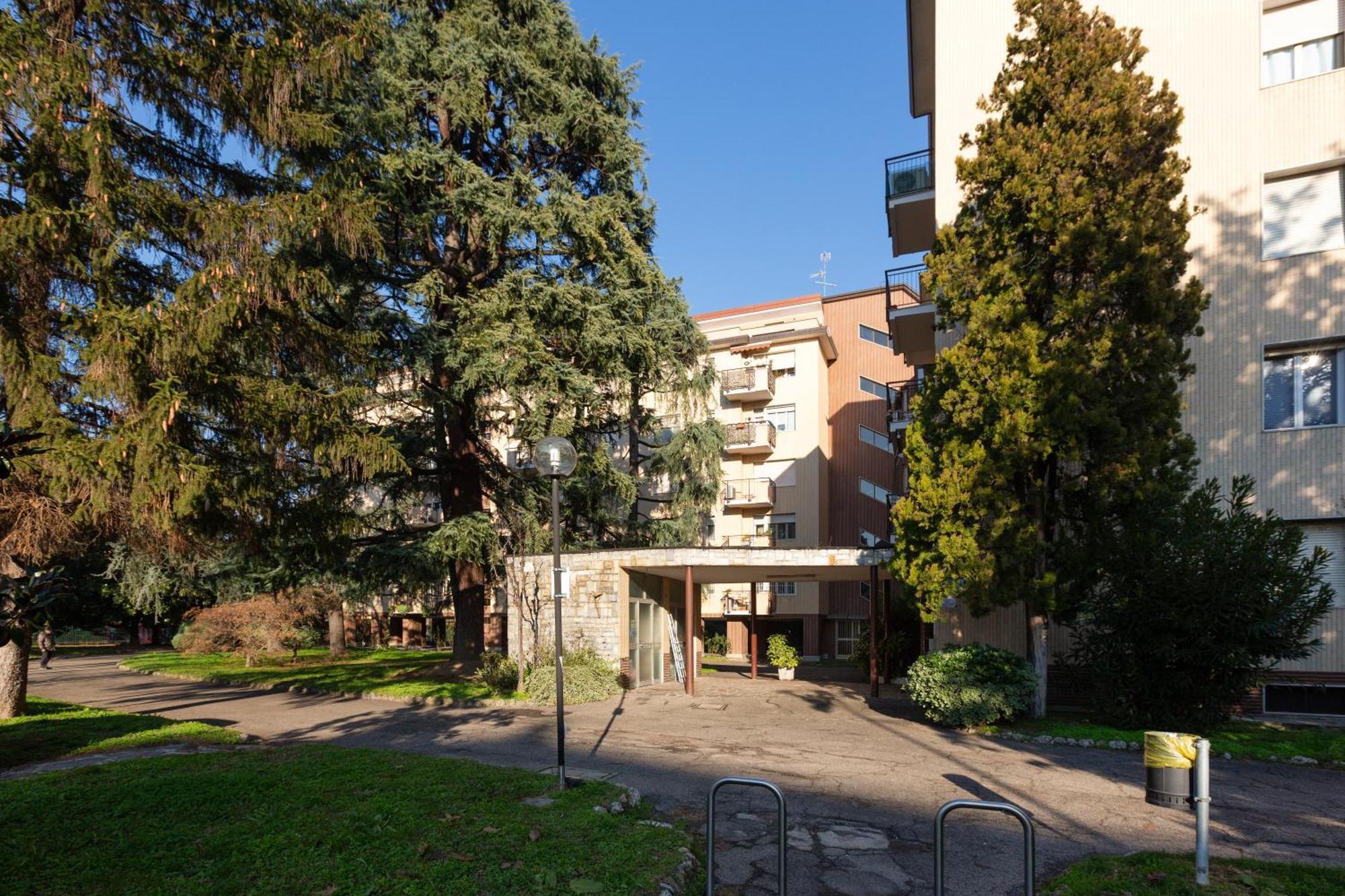 Milan-Linate Apartment With Balcony Exterior foto