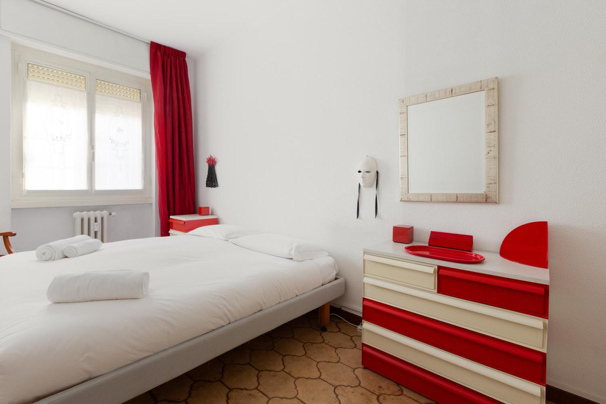 Milan-Linate Apartment With Balcony Exterior foto
